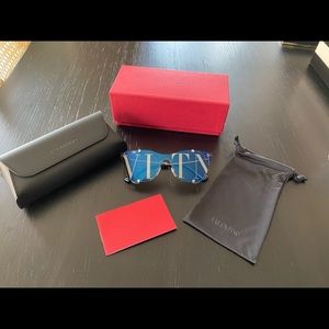 NEW VALENTINO SUNNIES✨